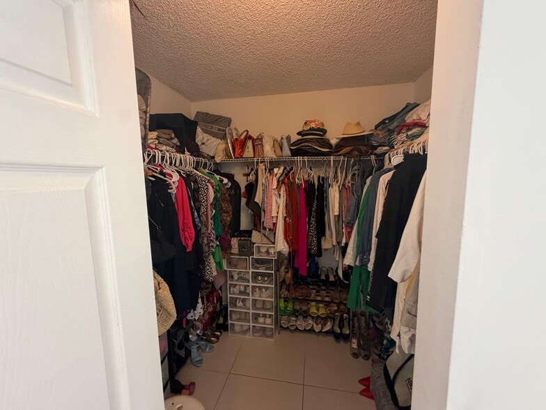 Building Photo - 468 NE 206th Ln