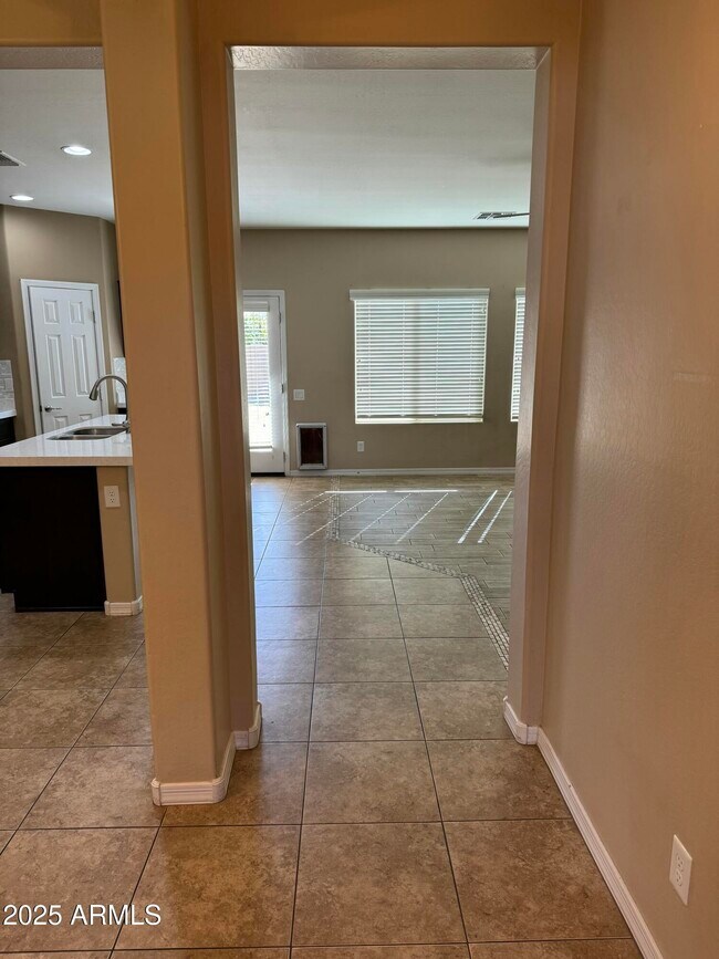 Building Photo - 11009 E Sutter Ave