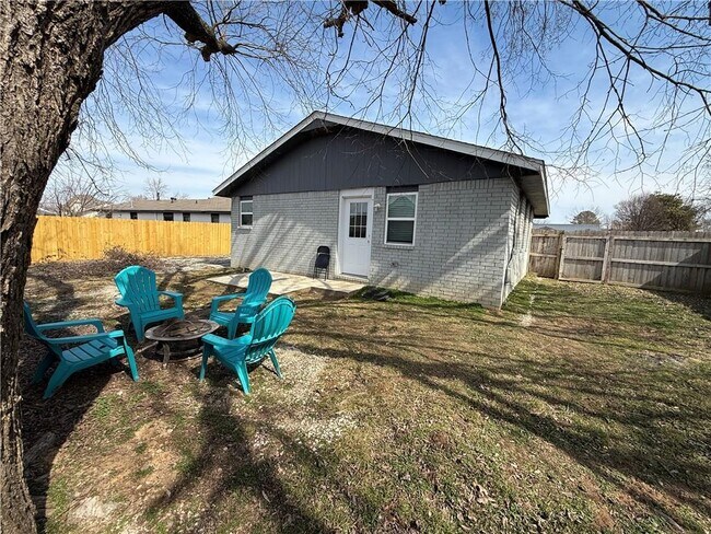 Building Photo - 2501 Purdue Cir