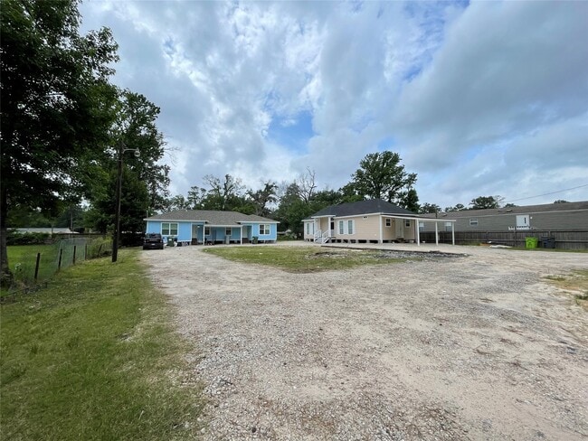 Building Photo - 21882 Russell Dr