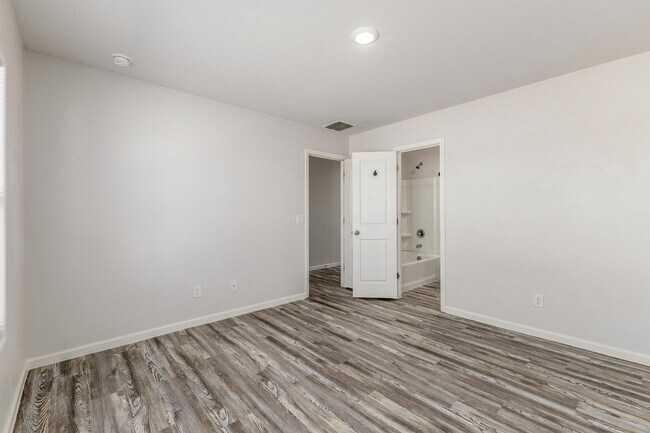 Building Photo - 14514 S Vera Cruz Rd