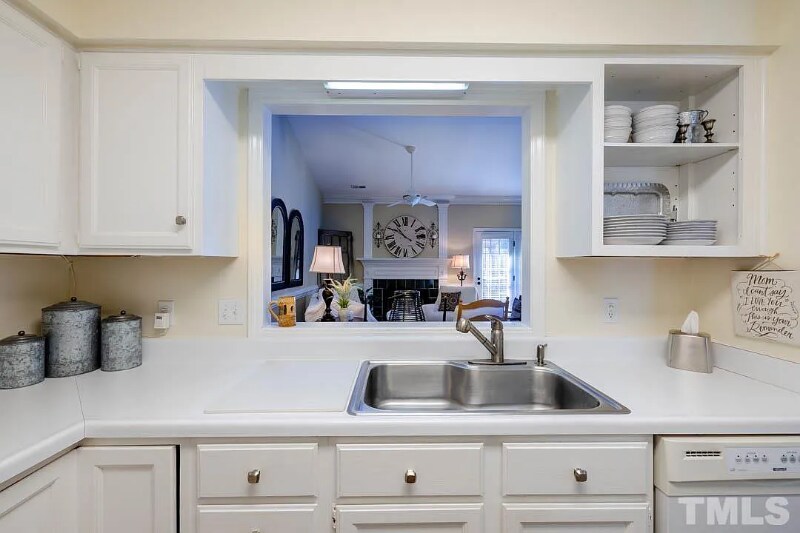 Building Photo - 56 Forest Oaks Dr