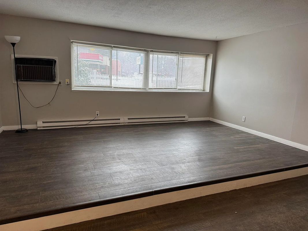 Building Photo - 128 Loudon Rd