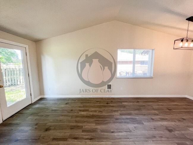 Building Photo - Updated Single Level Home