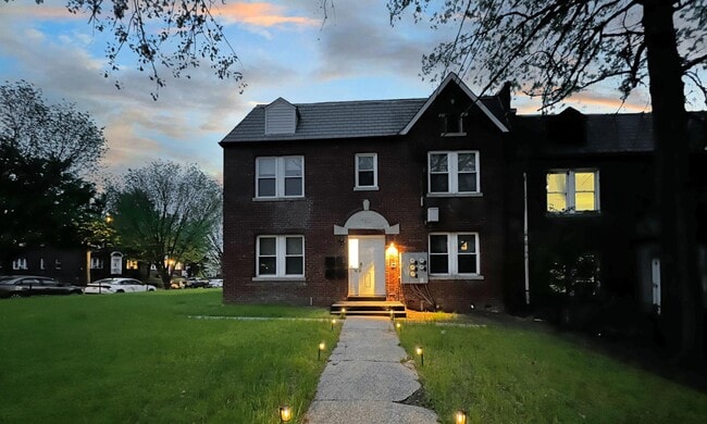 Building Photo - 4800 3rd St NW