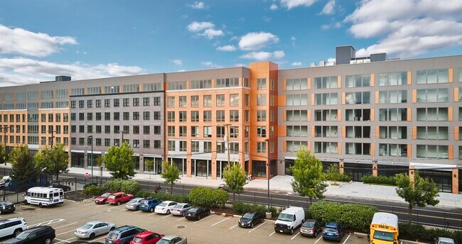 Building Photo - 400 Claremont Ave