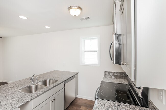 Building Photo - 317 Noble Ln