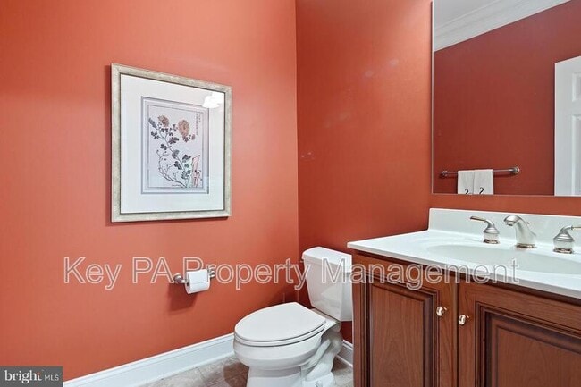 Building Photo - 155 Harrogate Dr