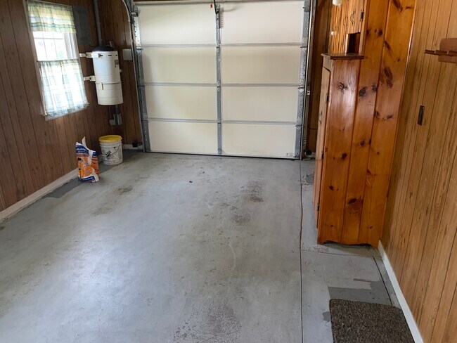 Building Photo - 4 Weiser St