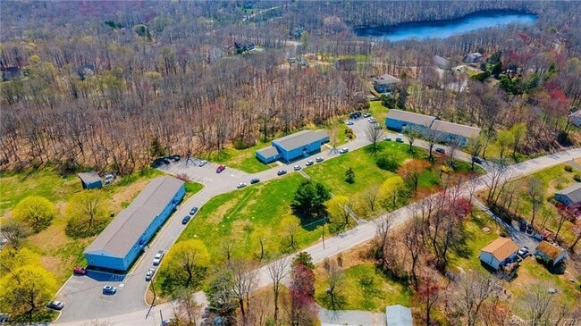 Building Photo - 83 Horse Pond Rd