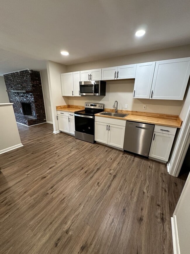 Building Photo - Charming Pet-Friendly 2BR Home with Off-Street Parking in Chattanooga