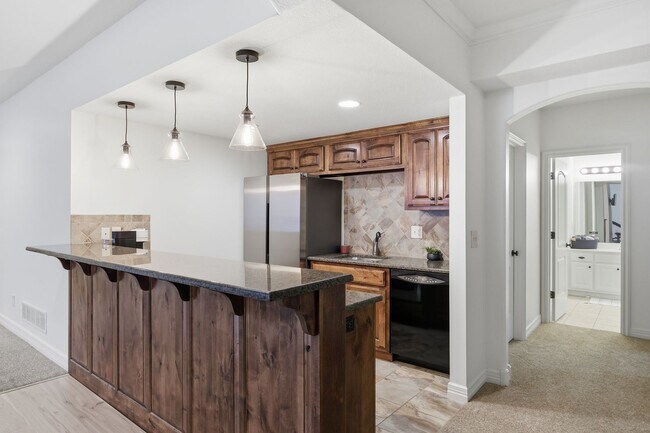 Building Photo - {10500} Luxury Living in Mills Crossing Estates +  Spacious Floorplan with Designer Finishes