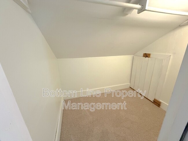 Building Photo - 2417 Bay St