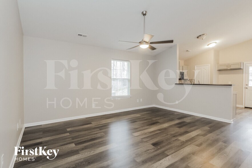 Building Photo - 4506 Esmeralda Drive