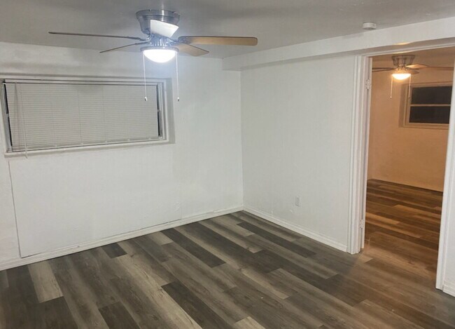 Building Photo - 1 Bedroom with Garage in Perry!