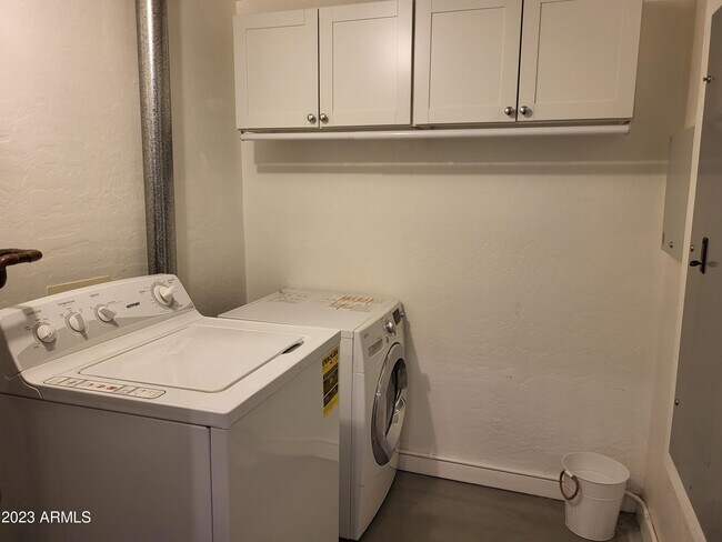 Building Photo - 914 E Osborn Rd