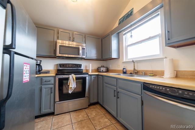 Building Photo - 974 S Zeno Way