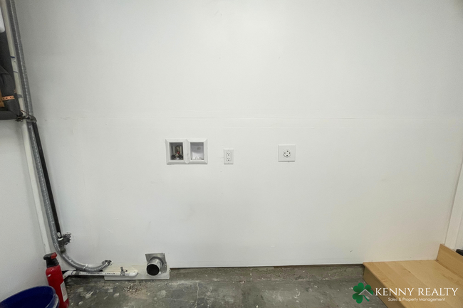 Building Photo - Completely Remodeled Two Bedroom Unit in a...
