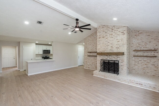 Building Photo - 16911 Bougainvilla Ln
