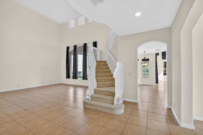 Building Photo - 6068 Pond Bluff Ct