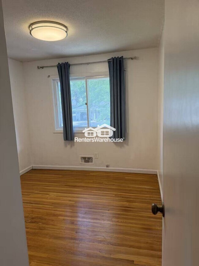 Building Photo - 5112 Millpond Pl