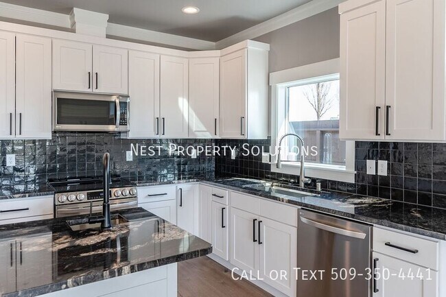 Building Photo - 1315 NE Nanto-A