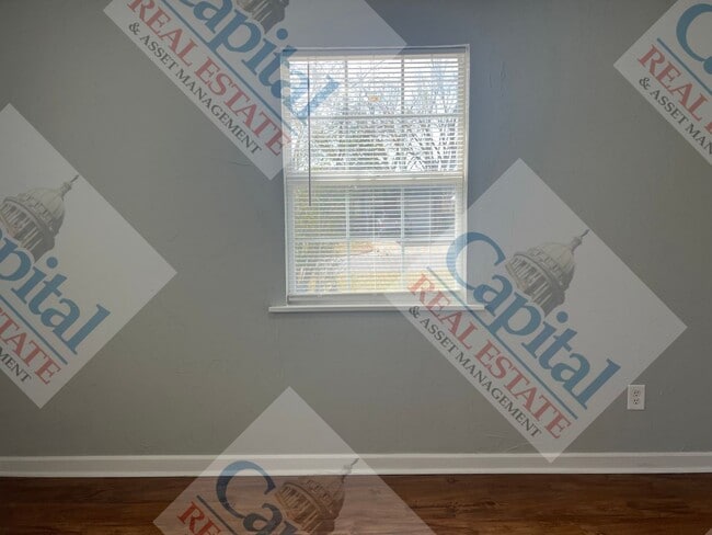 Building Photo - Take the Key!!!