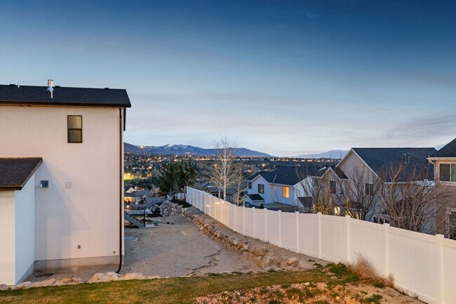 Building Photo - 7862 Danish Pine Ln