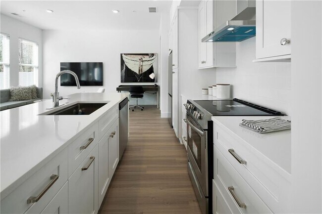 Building Photo - 9040 Main St