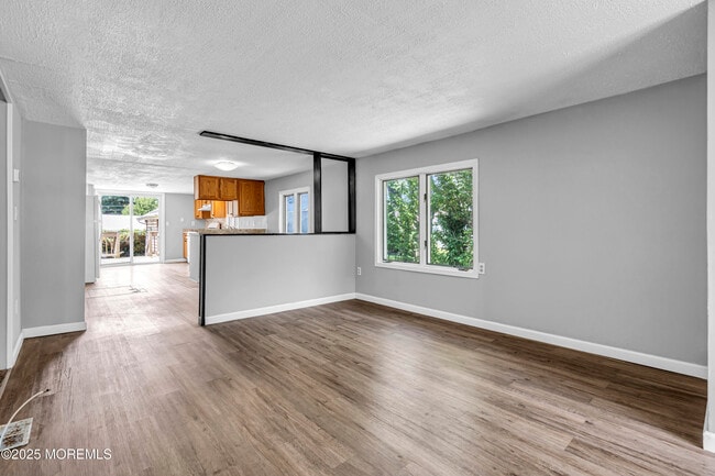 Building Photo - 75 River Dr