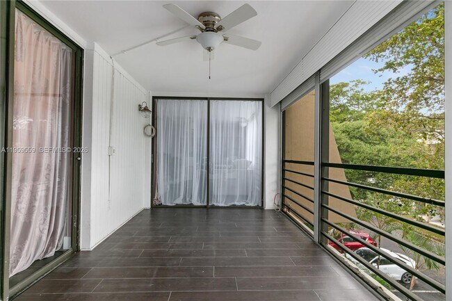 Building Photo - 20291 NE 30th Ave