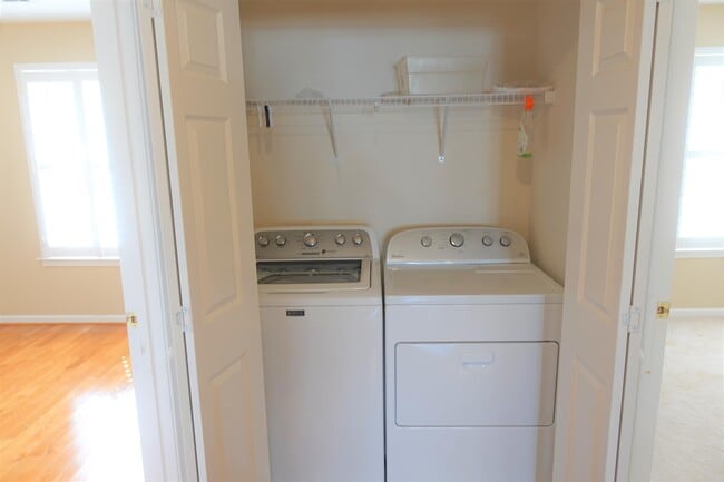 Building Photo - 30 Cedar Rock Dr