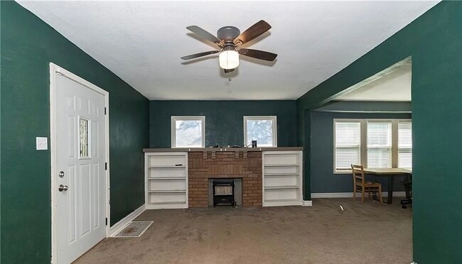 Building Photo - 2316 Delavan Ave