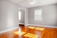 Building Photo - 187 Delmar Dr