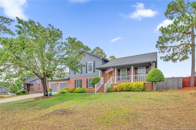 Building Photo - 1931 Daphne Cir