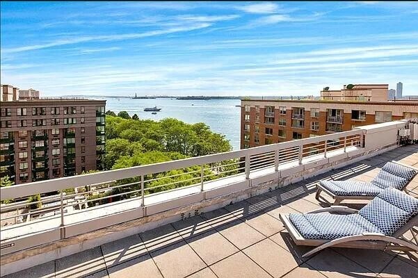 Building Photo - 2 S End Ave