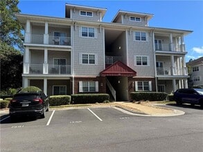 Building Photo - 932 Southmoor Dr
