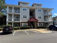 Building Photo - 932 Southmoor Dr