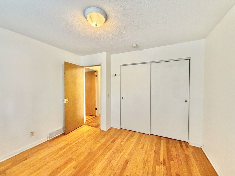 Building Photo - 625 Vera Ct