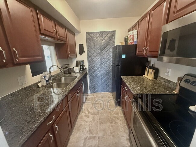 Building Photo - 8788 Chase Dr