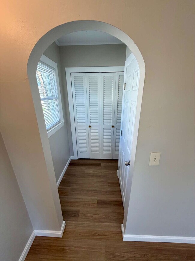 Building Photo - Bright 3-Bedroom Nashua Rental Near Downtown, Shopping, and Commuter Routes
