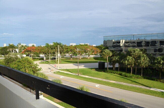 Primary Photo - 1401 N Federal Hwy
