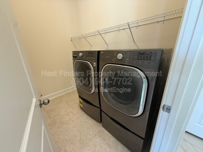 Building Photo - 214 Starlis Pl