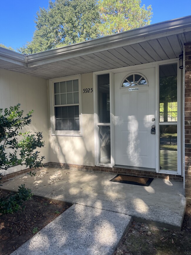Building Photo - 5925 Tillery Dr