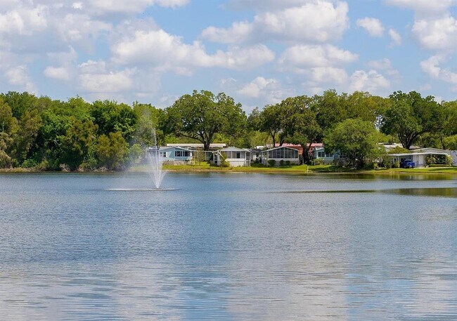 Primary Photo - 15435 Lakeshore Villa St