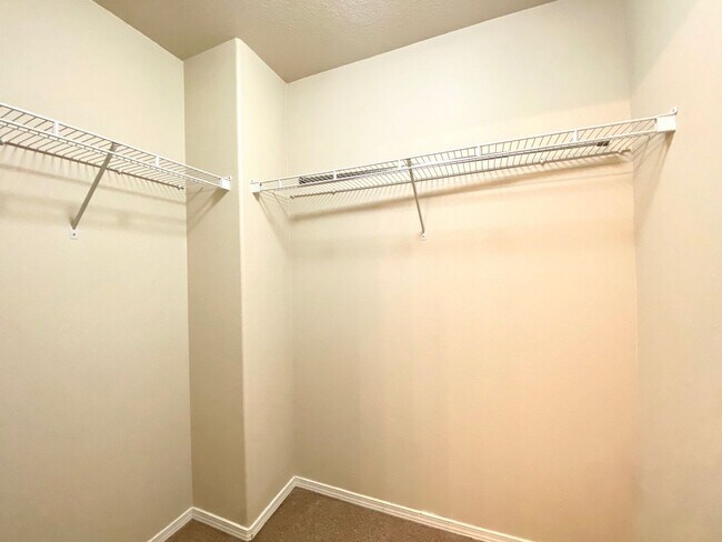 Building Photo - Neat and Tidy 3 BR, 2.5 BA Home Located Near Progress Ridge Townsquare - Coming soon!