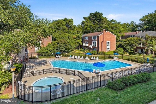 Building Photo - 3695 Persimmon Cir