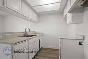 Building Photo - 1555-1557 Carson St.