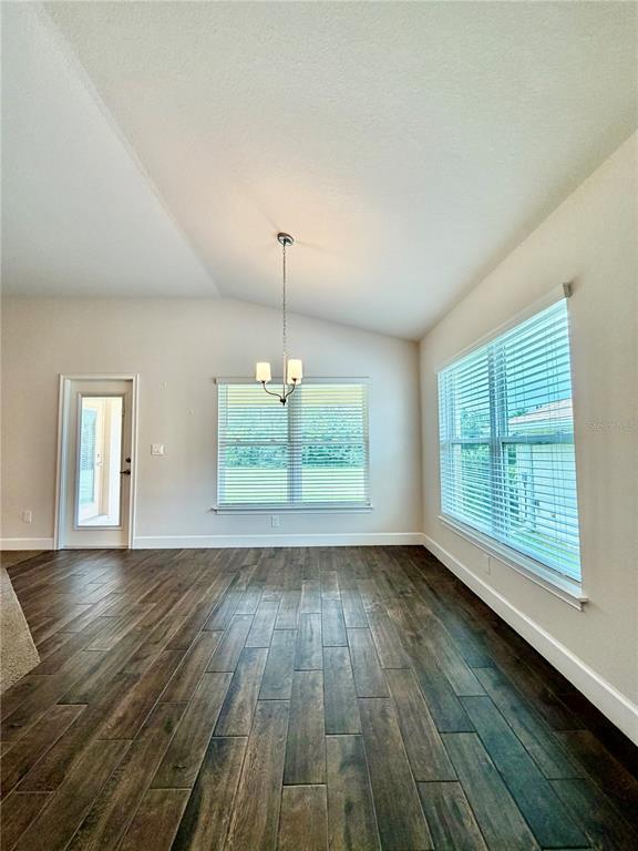 Building Photo - 633 W Rexford Dr