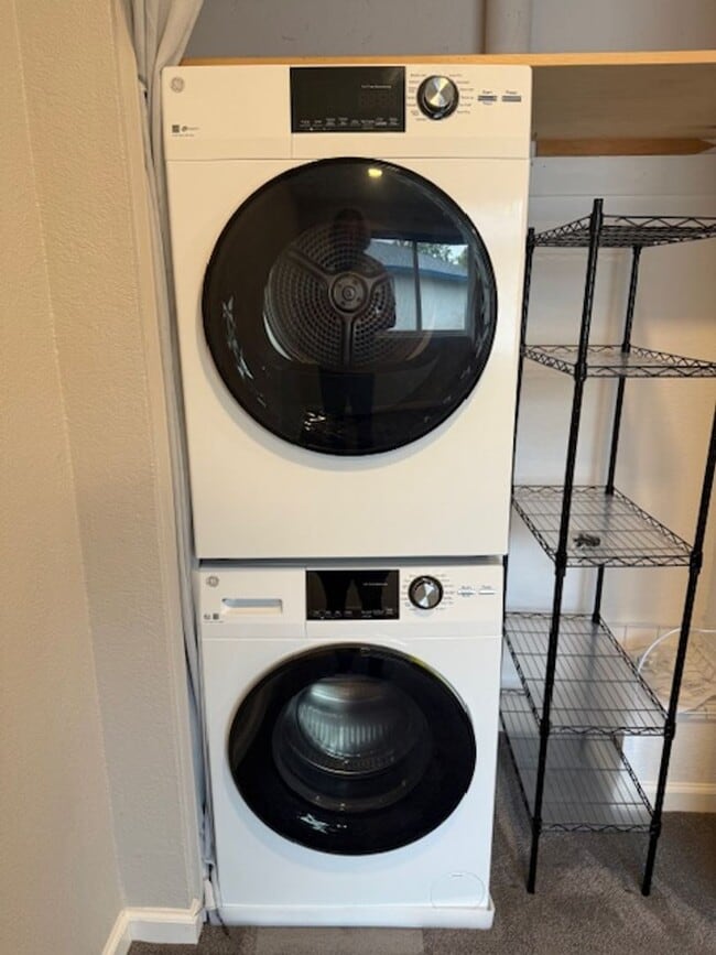 Building Photo - 257 Watson Dr